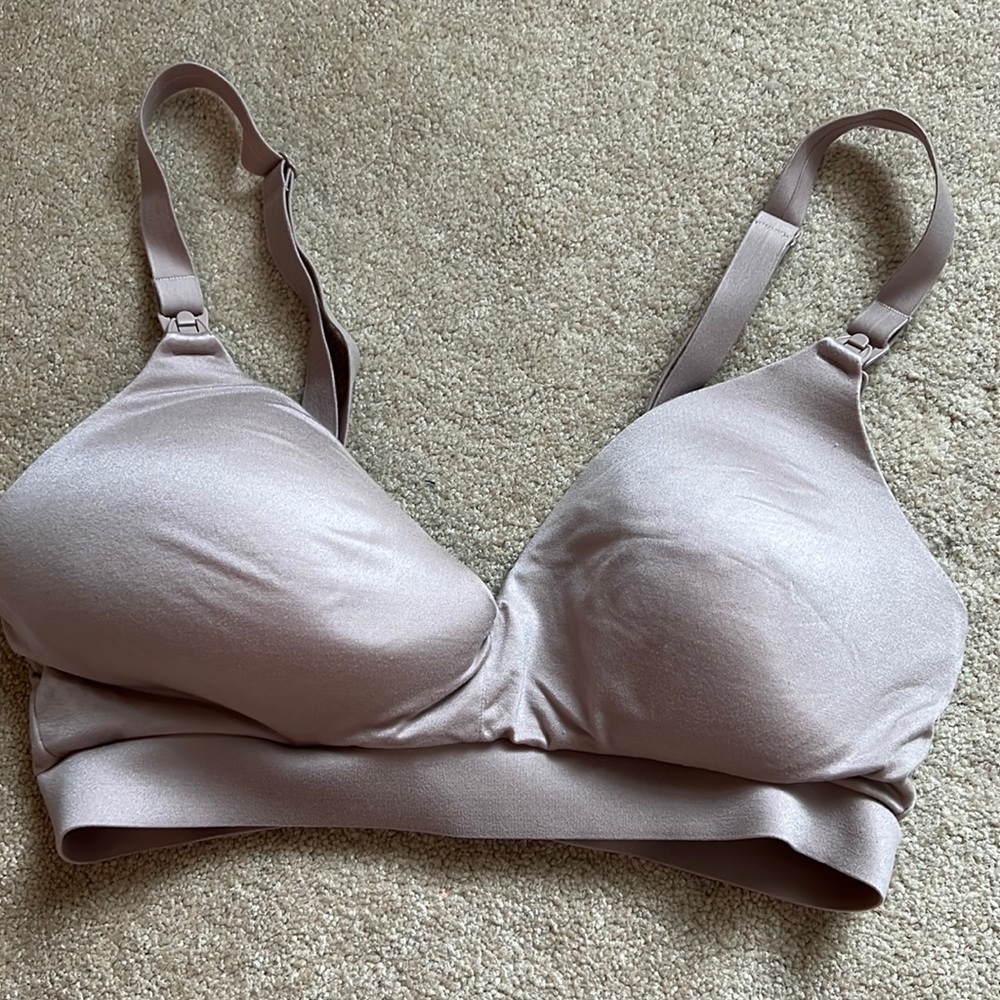 Kindred Bravely Minimalist Hands-Free Pumping & Nursing Plunge Bra